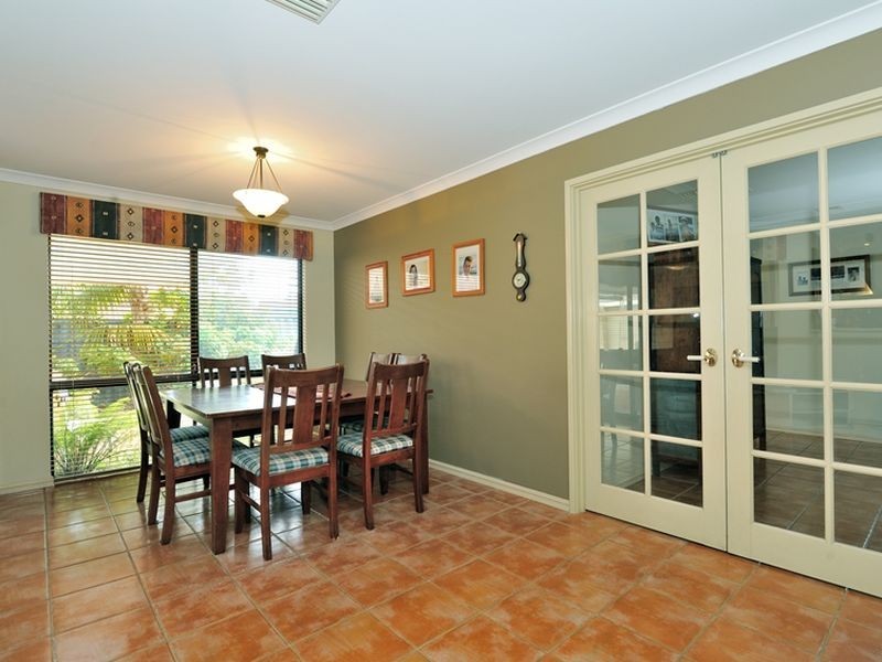 2 Galway Gardens, Warnbro WA 6169