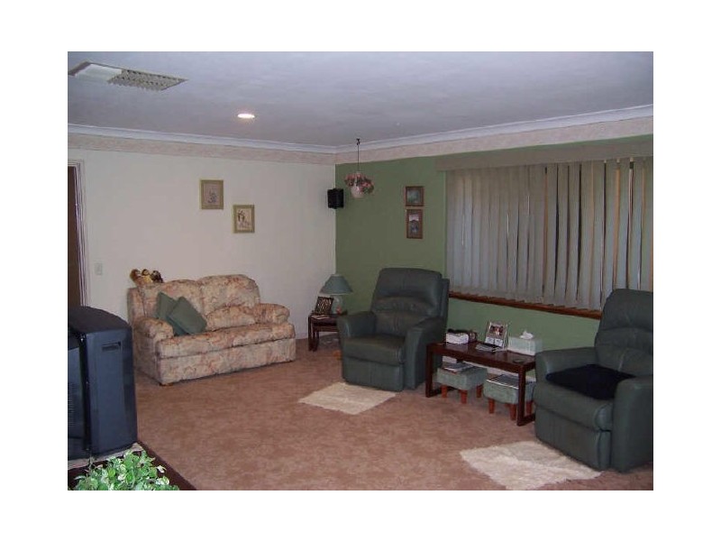 9 Madeira Place, Safety Bay WA 6169