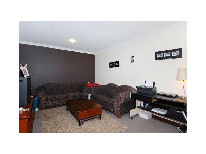 12 Raeside Crescent, Cooloongup WA 6168