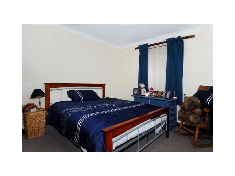 12 Raeside Crescent, Cooloongup WA 6168