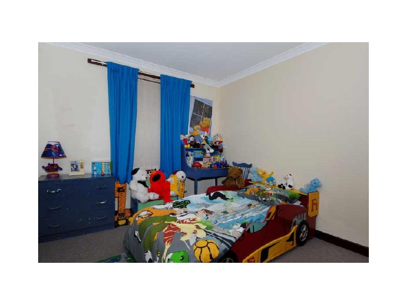 12 Raeside Crescent, Cooloongup WA 6168