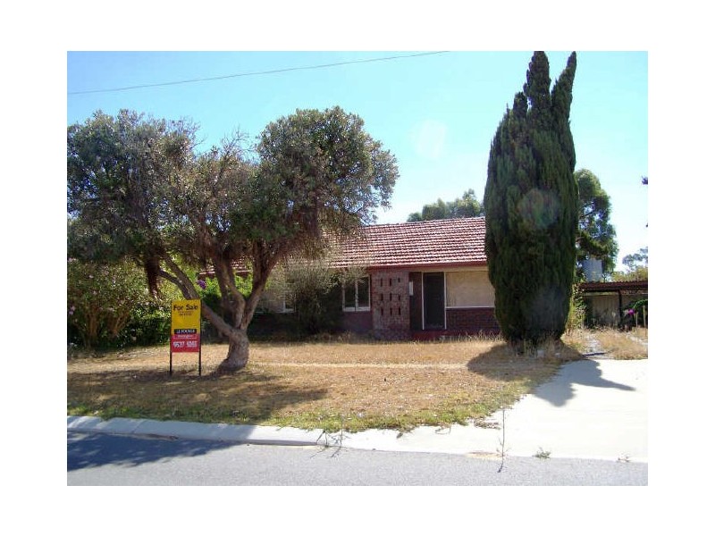 8 Regan St, Rockingham WA 6168