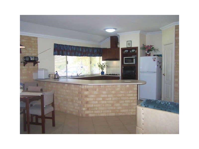 8 Oak Way, Baldivis WA 6171