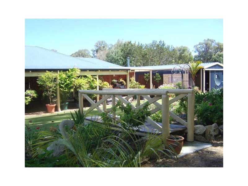 8 Oak Way, Baldivis WA 6171