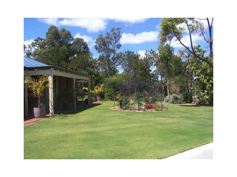 8 Oak Way, Baldivis WA 6171