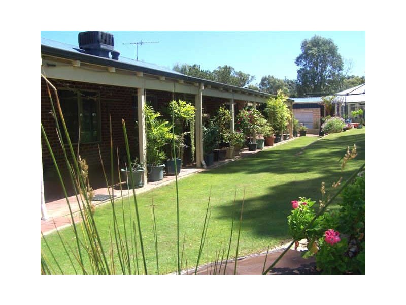 8 Oak Way, Baldivis WA 6171