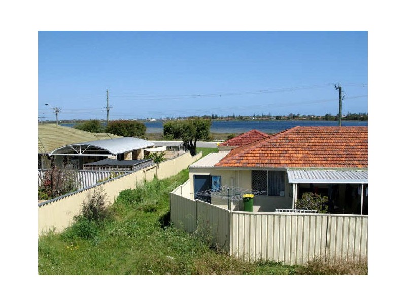 28b Lake Street, Rockingham WA 6168