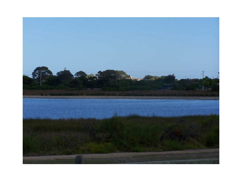 28b Lake Street, Rockingham WA 6168