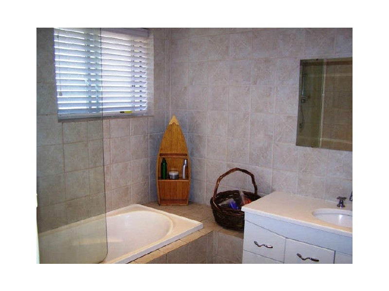 3 Seabrooke Avenue, Rockingham WA 6168