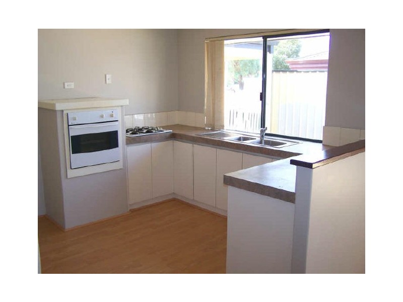 20 Dunlowe Loop, Warnbro WA 6169