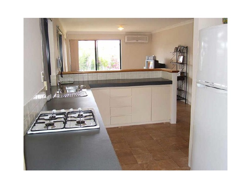 18 Carmana Lane, Warnbro WA 6169