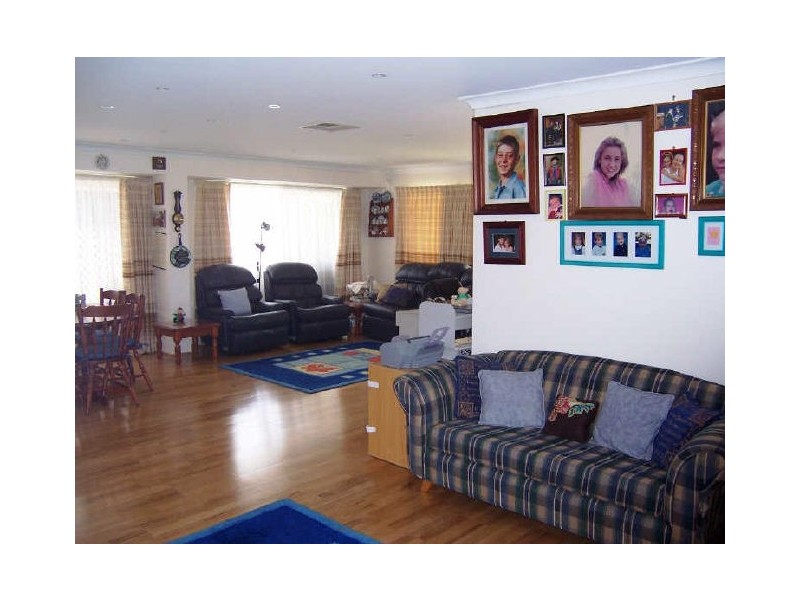 2 Shalimar Brace, Shoalwater WA 6169