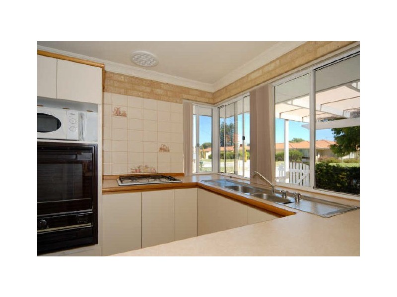 2a Fletcher Street, Rockingham WA 6168