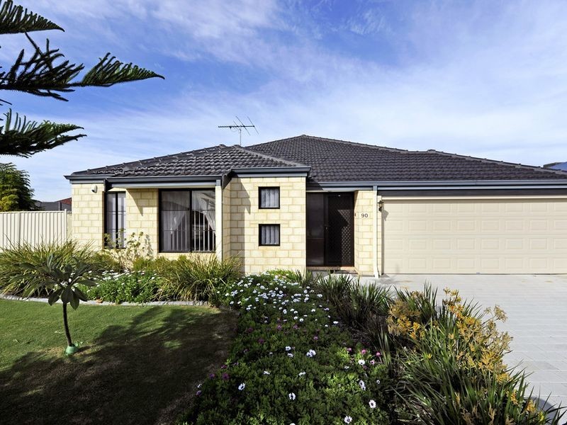 90 Harrington Waters Drive, Waikiki WA 6169