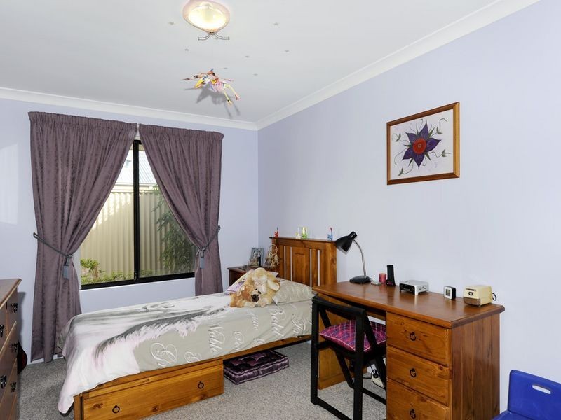 90 Harrington Waters Drive, Waikiki WA 6169