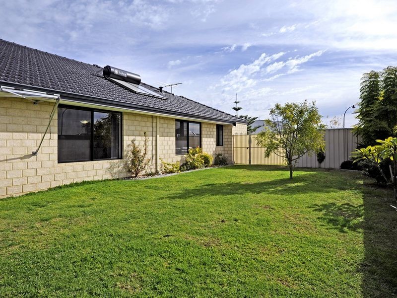 90 Harrington Waters Drive, Waikiki WA 6169