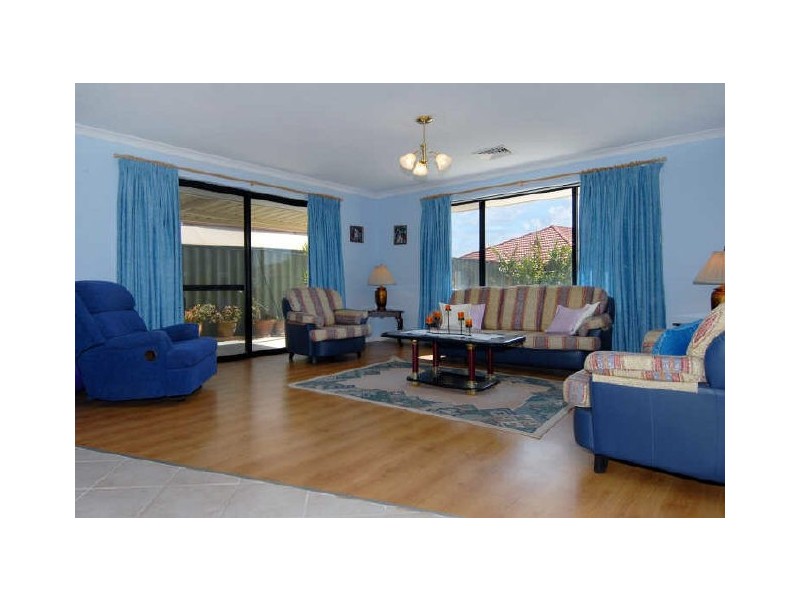 17 Althorpe Cres, Port Kennedy WA 6172