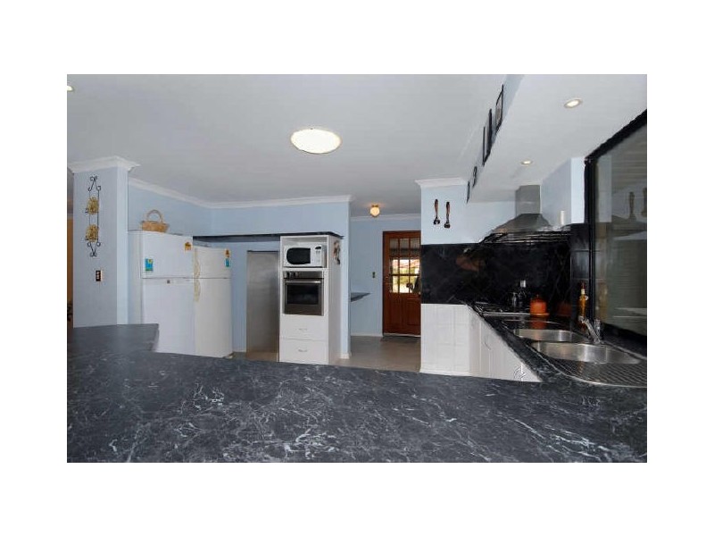 17 Althorpe Cres, Port Kennedy WA 6172
