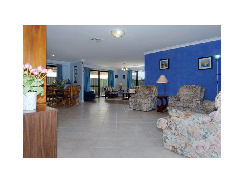 17 Althorpe Cres, Port Kennedy WA 6172