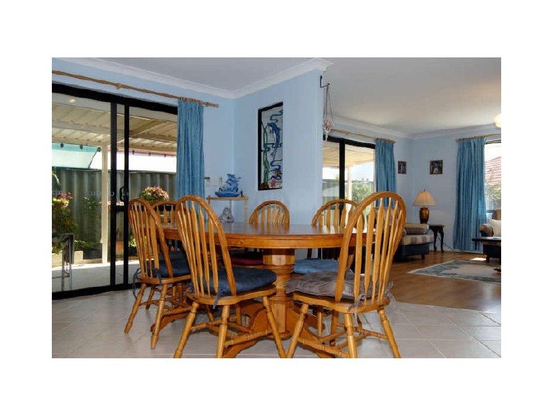 17 Althorpe Cres, Port Kennedy WA 6172