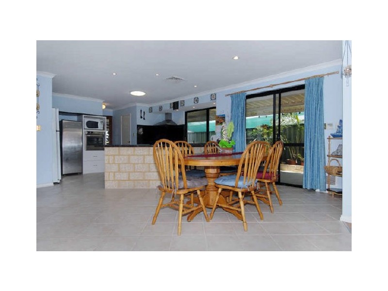 17 Althorpe Cres, Port Kennedy WA 6172
