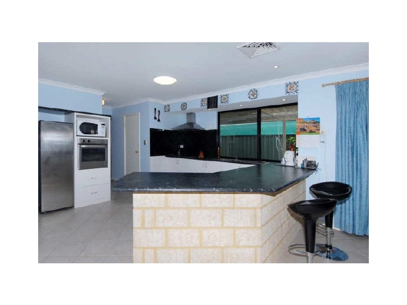 17 Althorpe Cres, Port Kennedy WA 6172