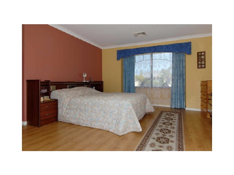 17 Althorpe Cres, Port Kennedy WA 6172