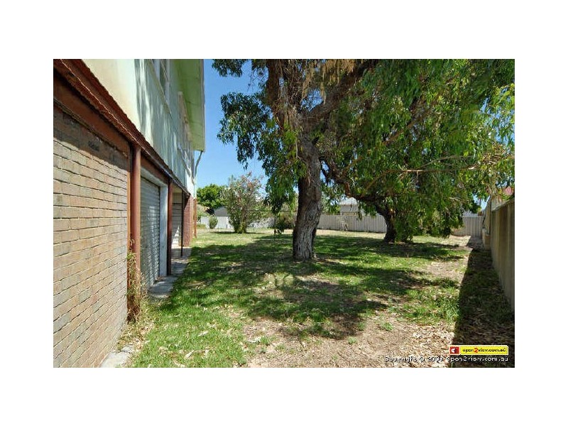 135 Gloucester Cres, Shoalwater WA 6169