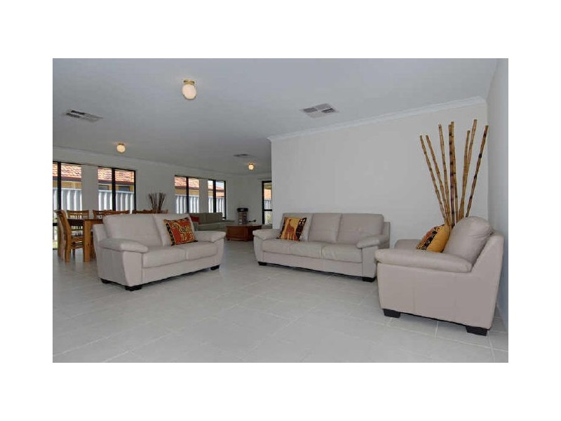 14 Fitzgibbon Road, Rockingham WA 6168