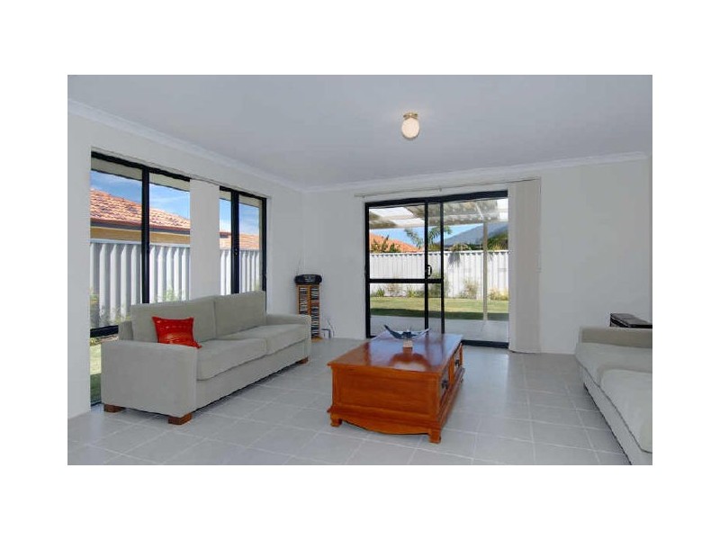 14 Fitzgibbon Road, Rockingham WA 6168