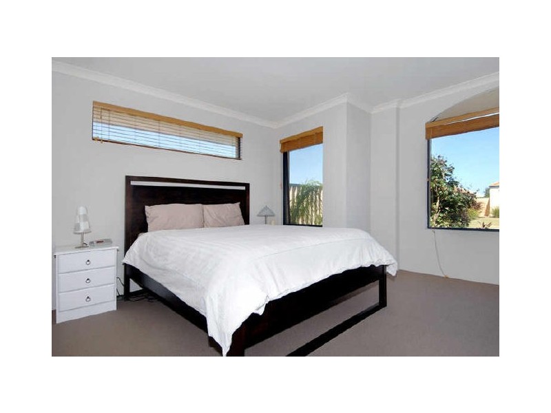 13 Freeling Road, Port Kennedy WA 6172