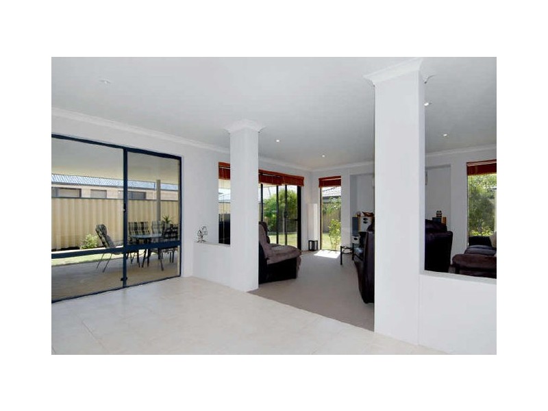 13 Freeling Road, Port Kennedy WA 6172