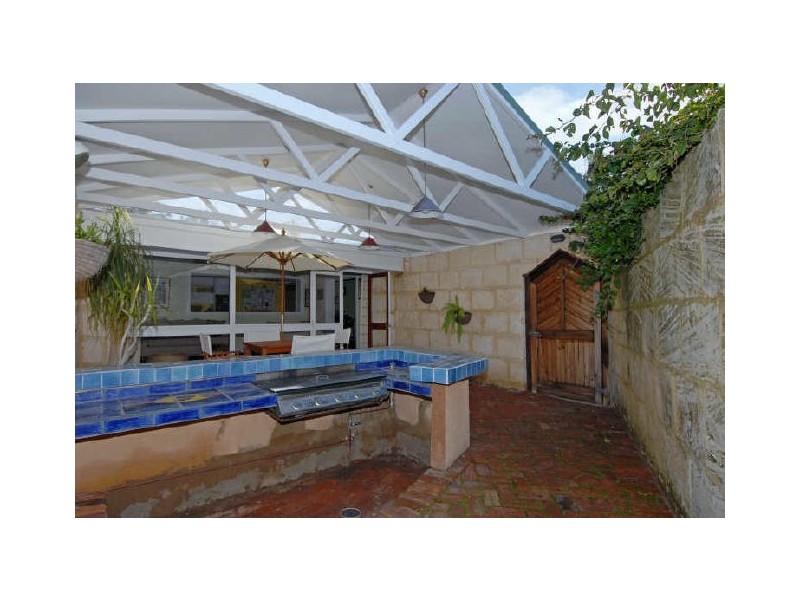 9 Fendam Street, Warnbro WA 6169