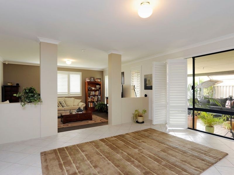 16 Swanson Way, Secret Harbour WA 6173