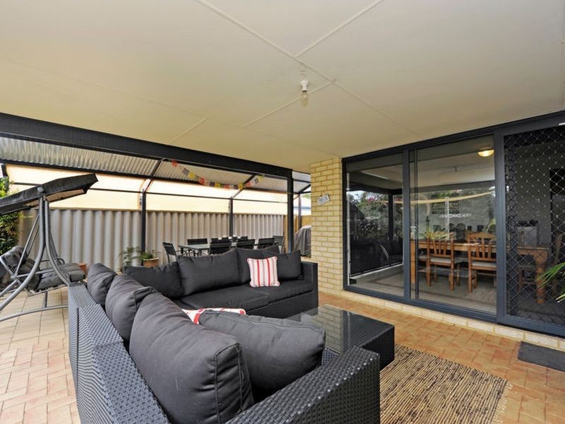 16 Swanson Way, Secret Harbour WA 6173