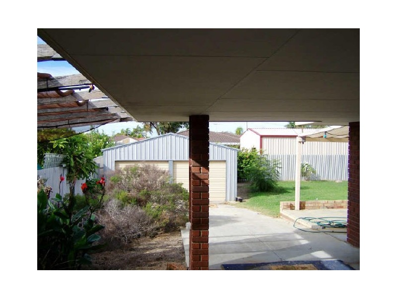 15 Erindoon Way, Waikiki WA 6169