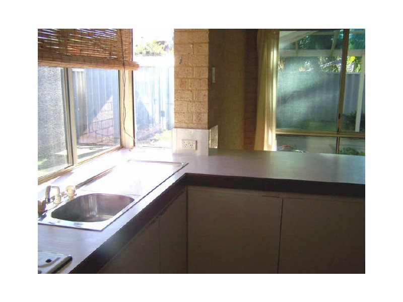 5 Manila Place, Warnbro WA 6169