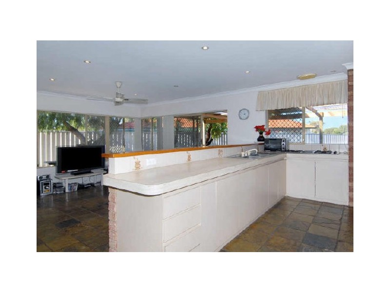 13 Andros Street, Safety Bay WA 6169