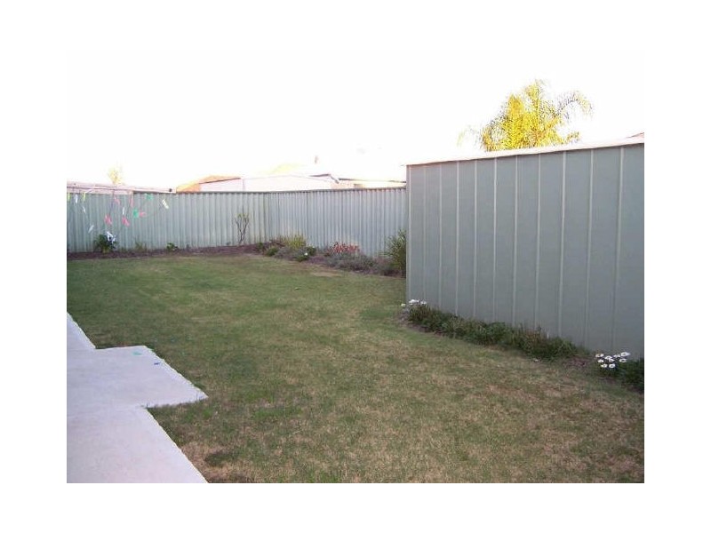 4 Cologne Gardens, Port Kennedy WA 6172