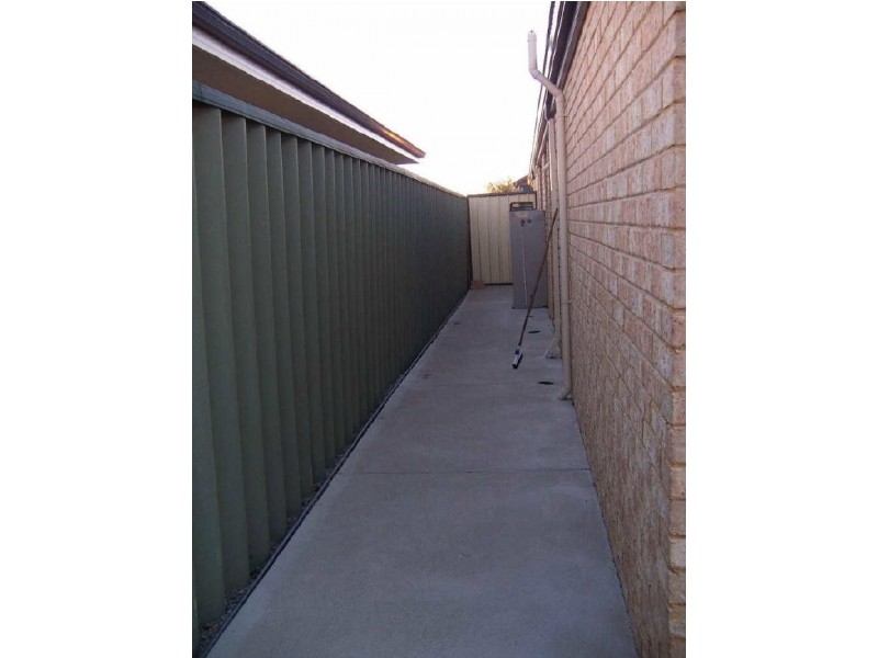 4 Cologne Gardens, Port Kennedy WA 6172