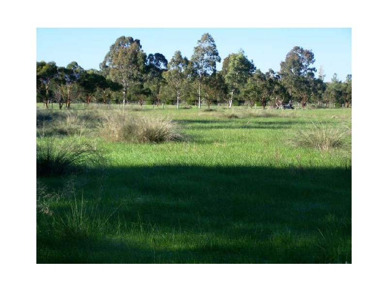 25 Tallagandra Court, Serpentine WA 6125