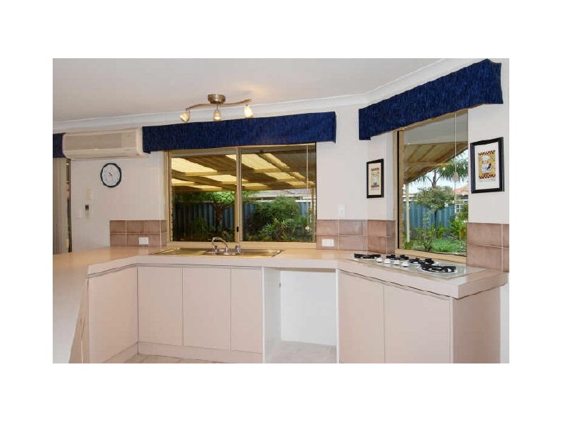 7 Meadow Court, Cooloongup WA 6168