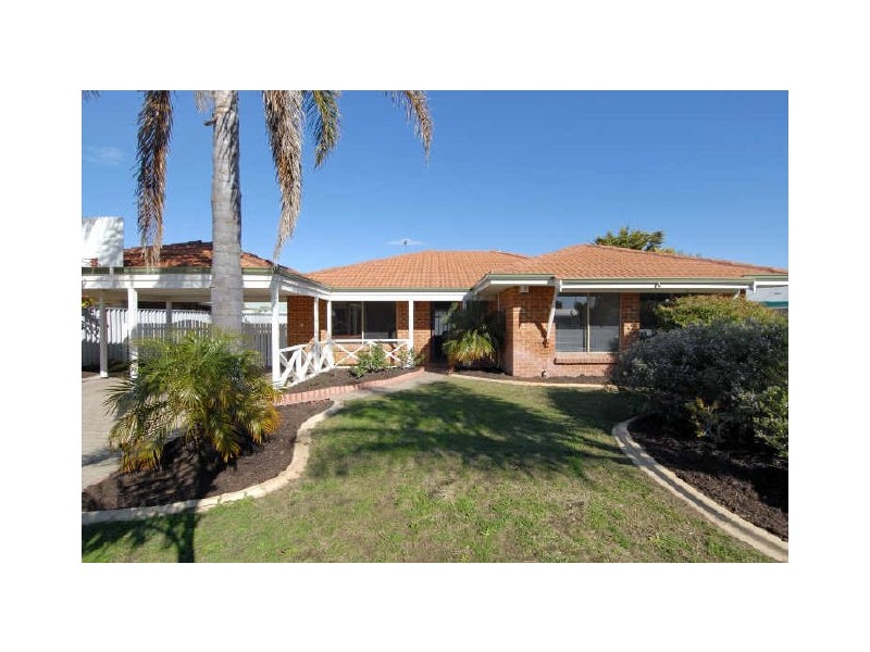 12 Lightfoot Place, Cooloongup WA 6168