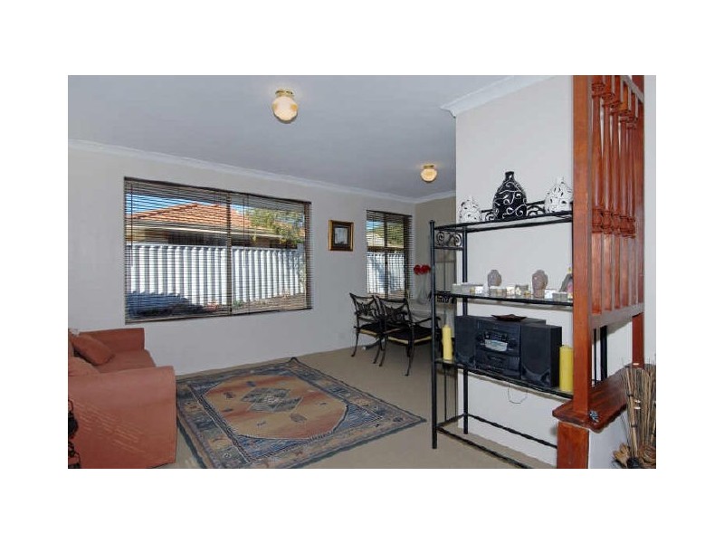12 Lightfoot Place, Cooloongup WA 6168