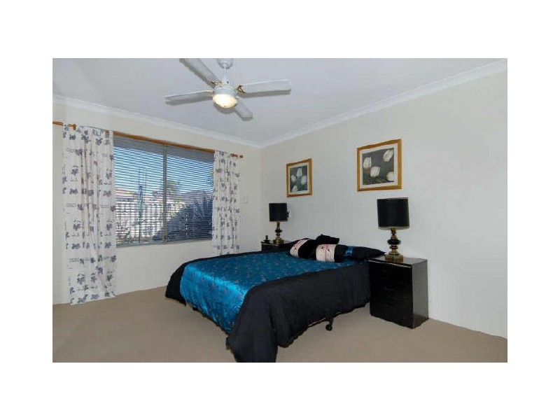 12 Lightfoot Place, Cooloongup WA 6168