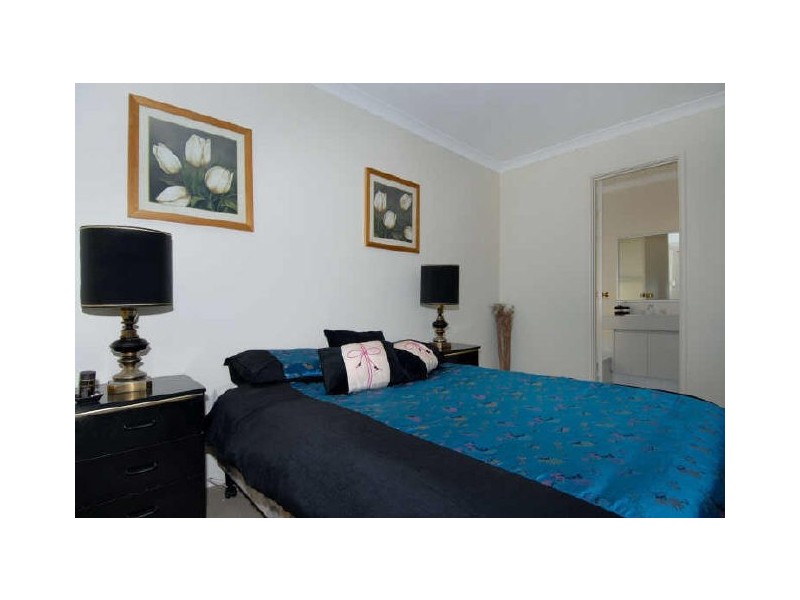 12 Lightfoot Place, Cooloongup WA 6168