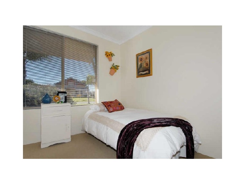 12 Lightfoot Place, Cooloongup WA 6168
