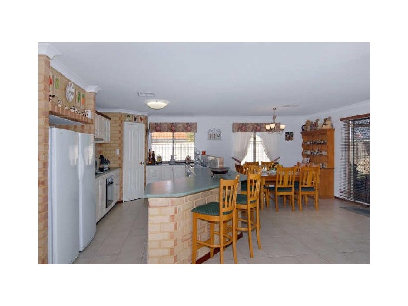 3 Baycliff Turn, Waikiki WA 6169