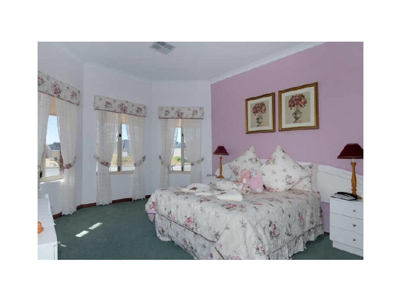 3 Baycliff Turn, Waikiki WA 6169