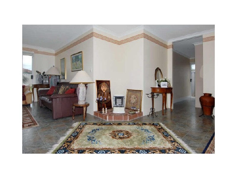 42 Carmody Road, Waikiki WA 6169